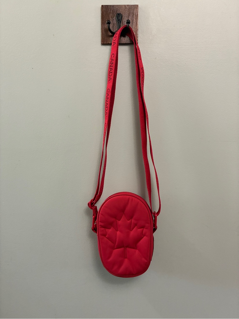 Lululemon Future Legacy Crossbody Bag 2022 - Picture 2 of 6
